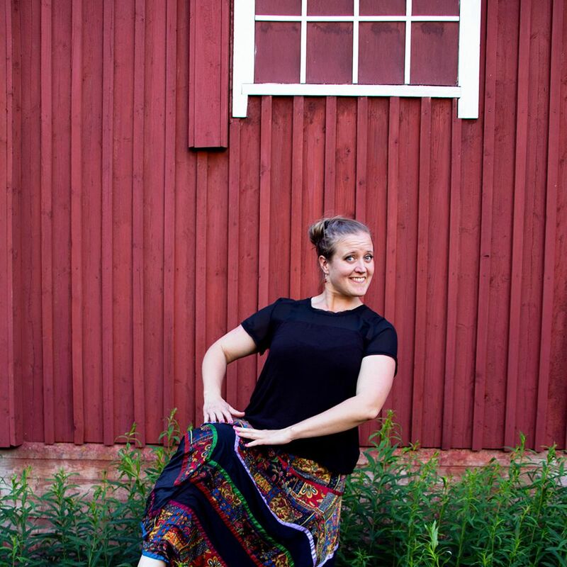 Maiju Laurila, kouvolalainen opettaja, taiteilija ja taiteen mahdollistaja.